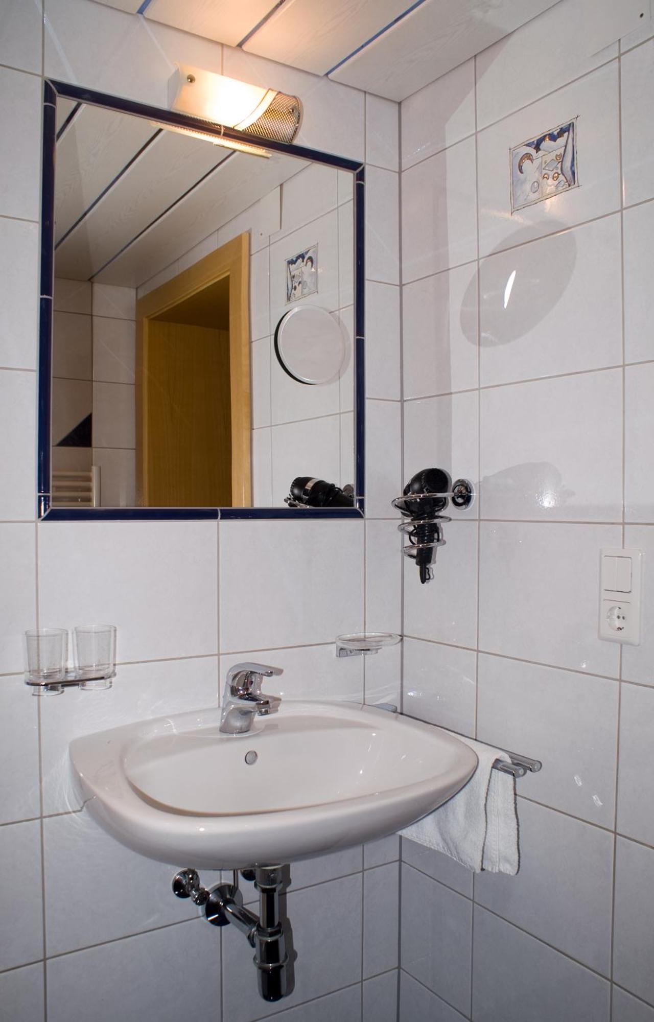 Gaestehaus Resi Йерценс Екстериор снимка