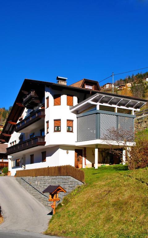 Gaestehaus Resi Йерценс Екстериор снимка